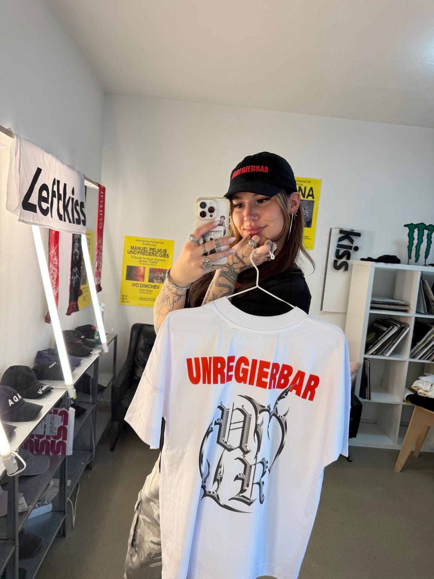 UNREGIERBAR OVERSIZE T-SHIRT